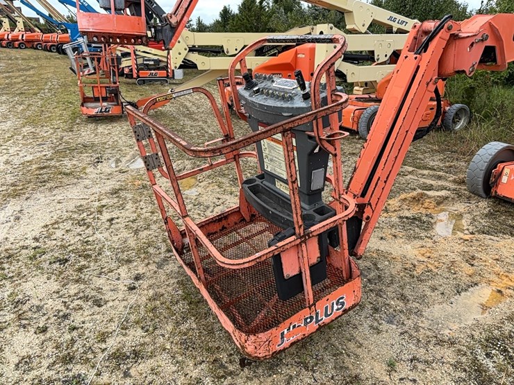 jlg-e300ajp-image-6