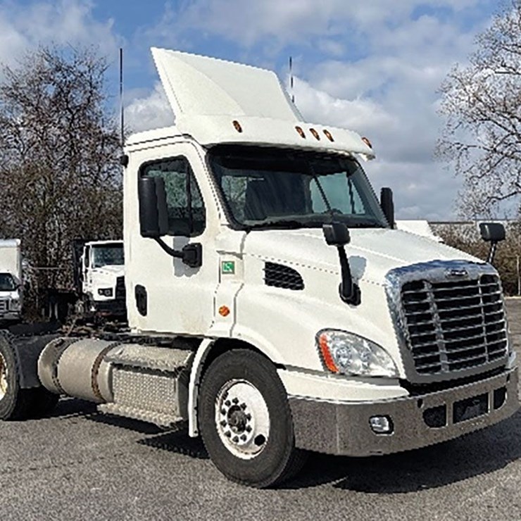2020 FREIGHTLINER CASCADIA 113