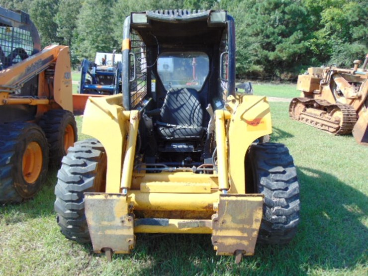 john-deere-230-image-3