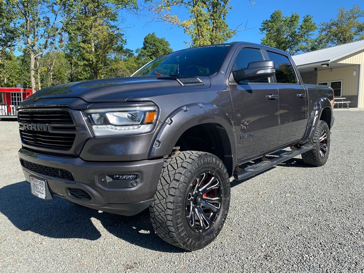 #7082-•-2021-dodge-ram-black-widow-bighorn-sport-(has-wi-title-in-delay)-(holcombe,-wi)-image-2
