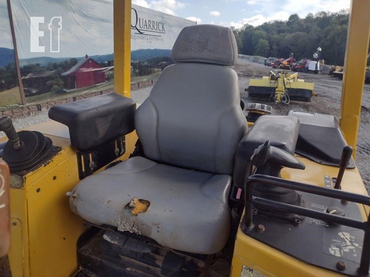 2001-deere-650h-image-11