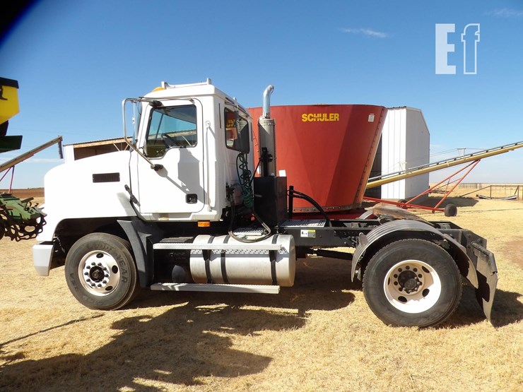 2003-mack-ch600-image-3