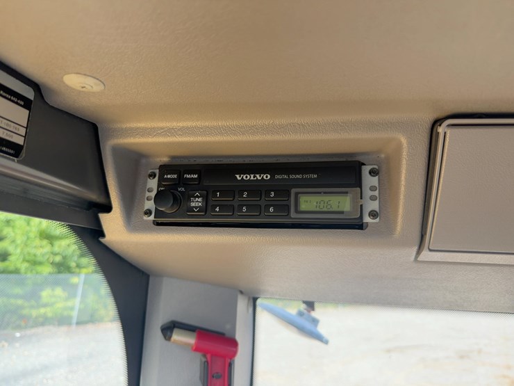 2013-volvo-ecr58d-image-28