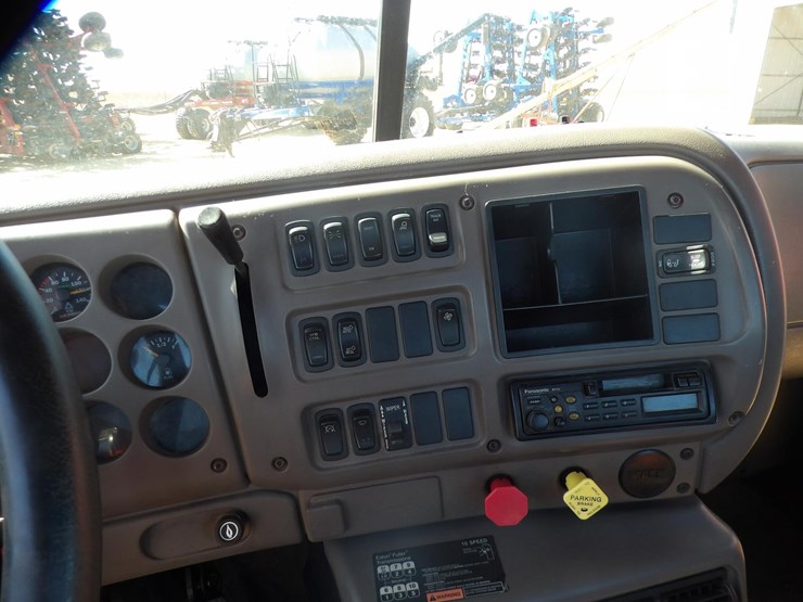 2003-mack-ch600-image-22