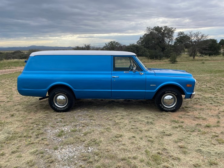1967-chevrolet-c20-image-2