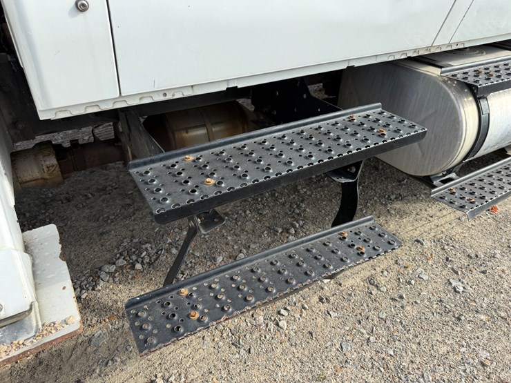 2013-international-durastar-4300-image-82