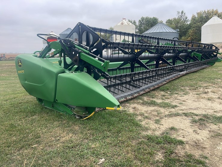 2012-john-deere-640-image-1