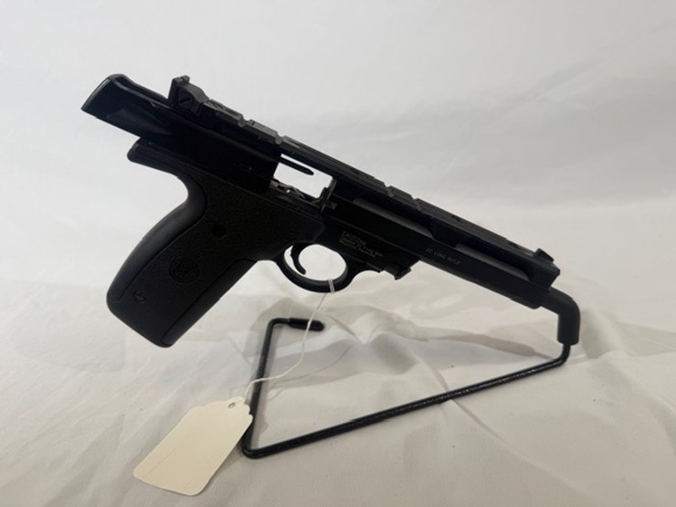 #16-•-smith-&-weson-22a-pistol-image-26