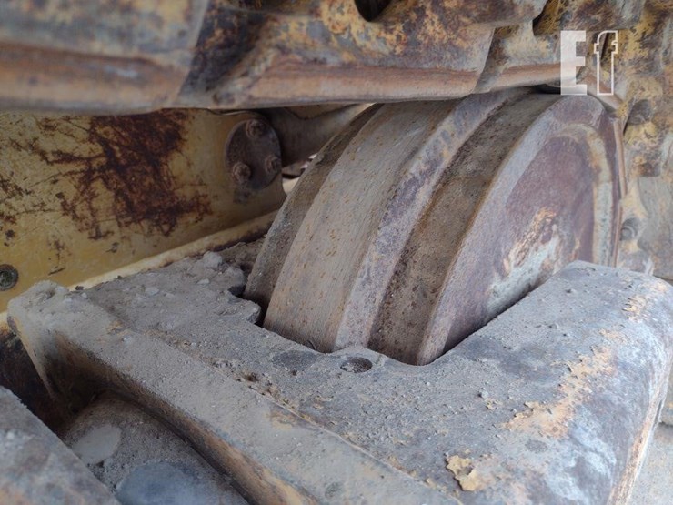 2006-caterpillar-d5n-xl-image-30