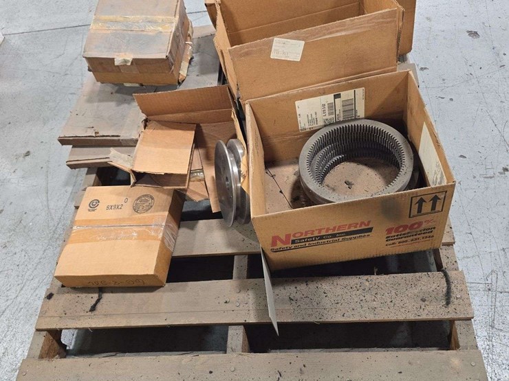 pallet-full-of-gear-bearings,-9-1/2''-wide-image-5