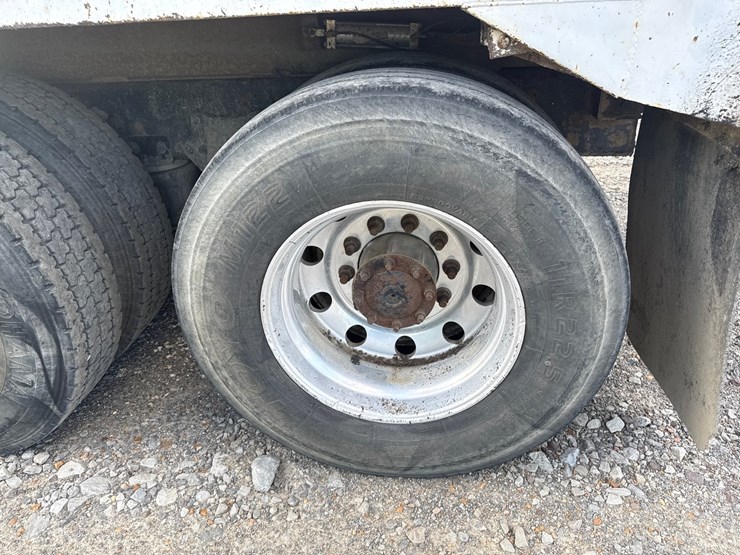 2010-kenworth-t800-image-12