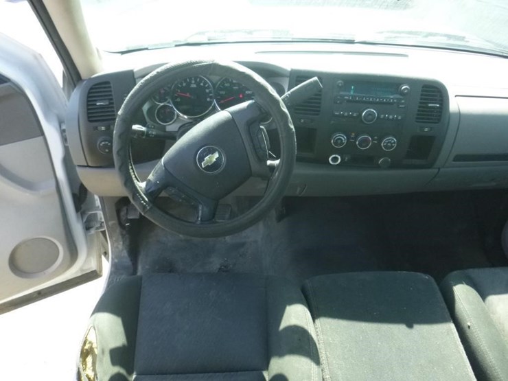 2014-chevrolet-2500-image-7