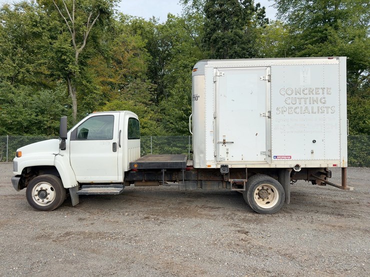 2007-gmc-c5500-s/a-box-truck-image-2