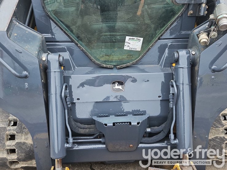 2019-deere-317g-image-18