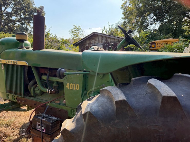 john-deere-4010-image-21