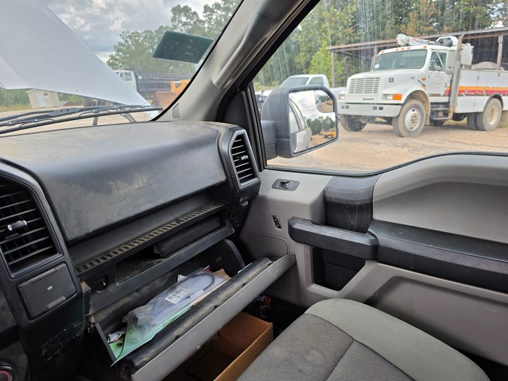 2016-ford-f150-image-39