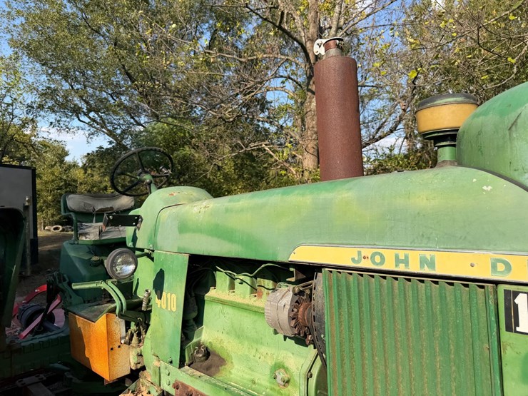 john-deere-4010-image-31