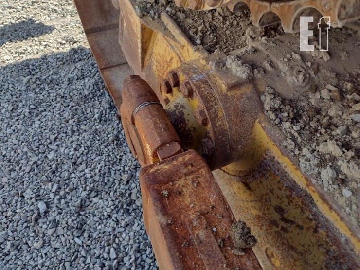 2004-caterpillar-d6r-xl-image-36