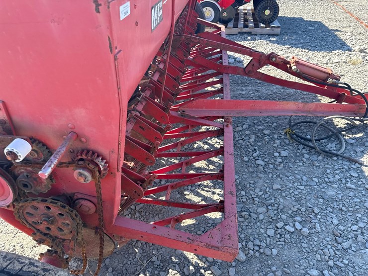massey-ferguson-33-image-16