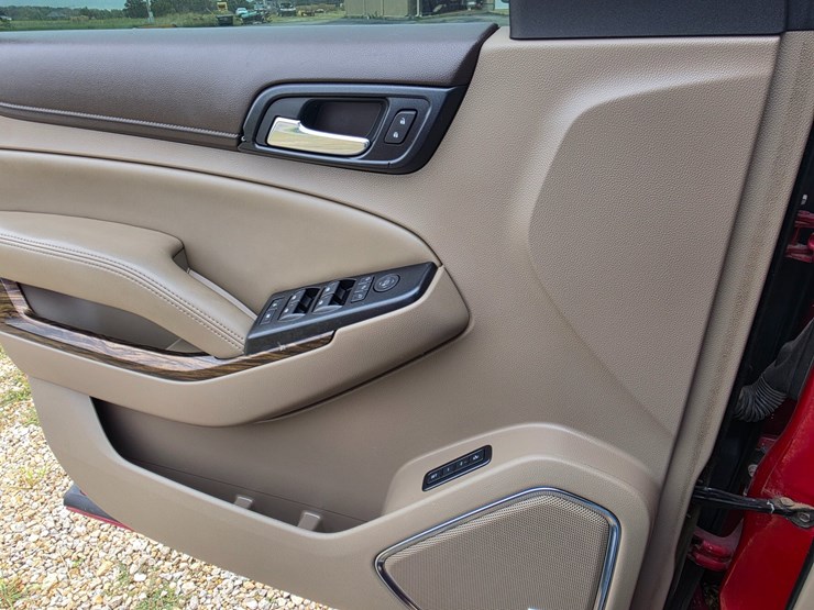 2015-gmc-yukon-image-53