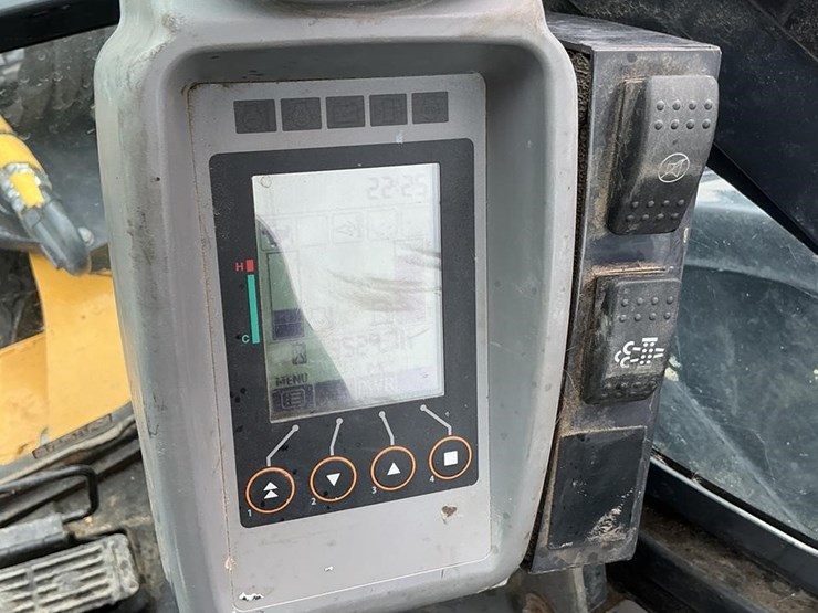 2022-deere-50g-image-17