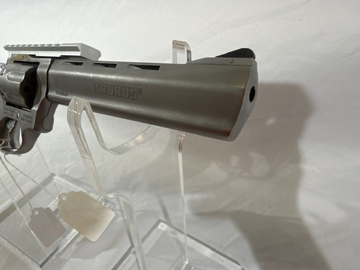 #20-•-taurus-tracker-revolver-image-29