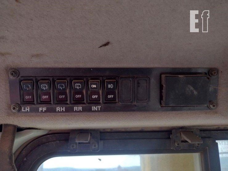 komatsu-d61ex-15e0-image-10