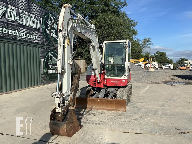 2018-takeuchi-tb260-image-8