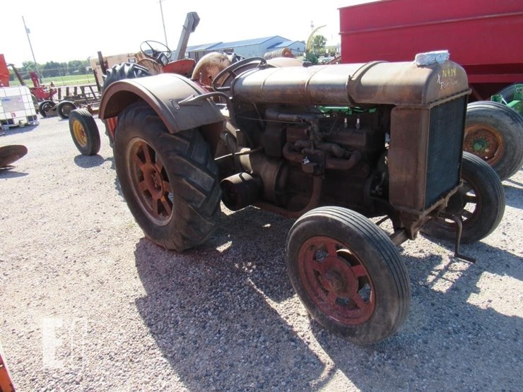 fordson-tractor-76934-image-22