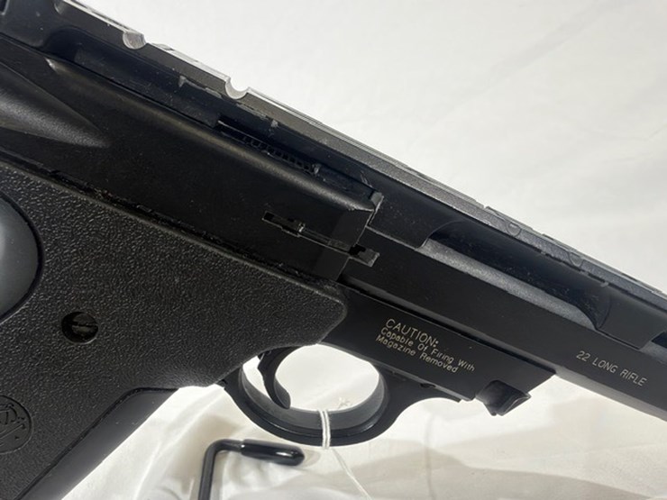 #16-•-smith-&-weson-22a-pistol-image-22