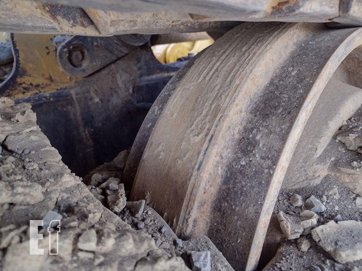 komatsu-d51pxi-24-image-32