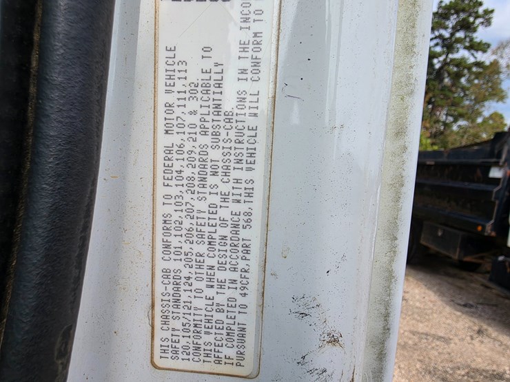 2007-freightliner-m2-106-image-74
