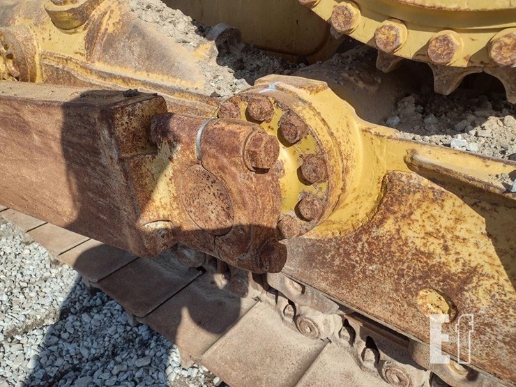 2004-caterpillar-d6r-xl-image-22