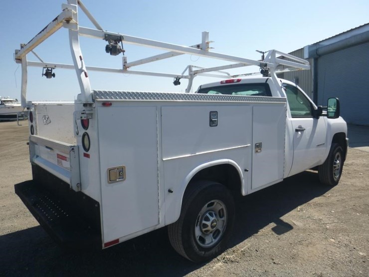 2014-chevrolet-2500-image-3
