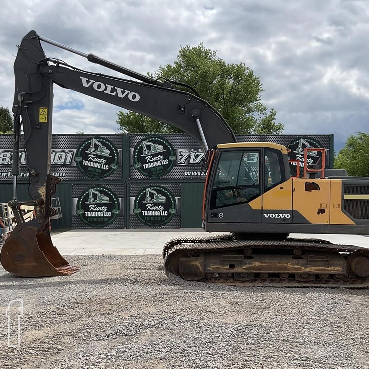 2016 VOLVO EC220EL