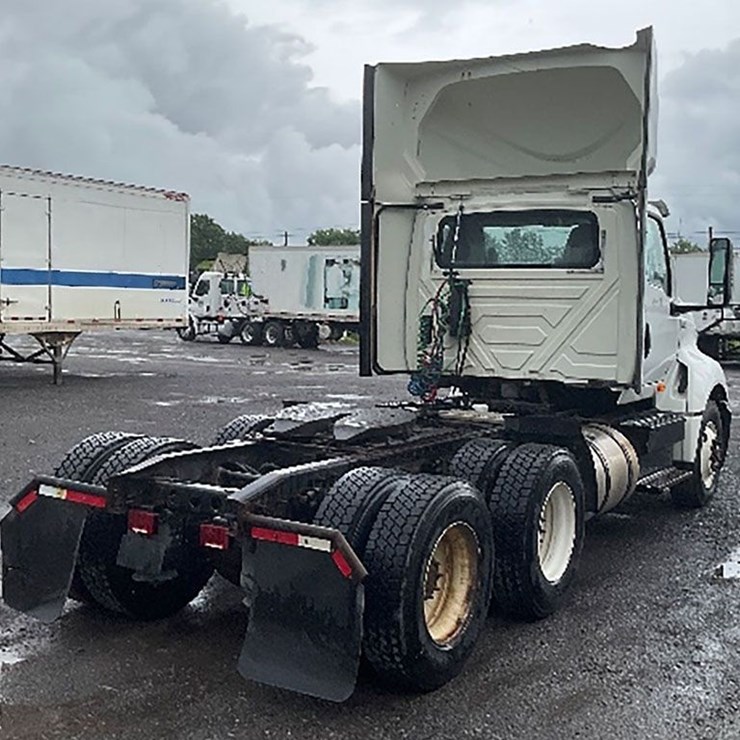 2019 INTERNATIONAL LT
