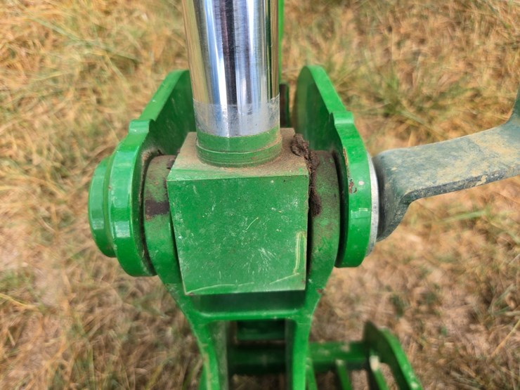 2023-john-deere-fc12e-image-64