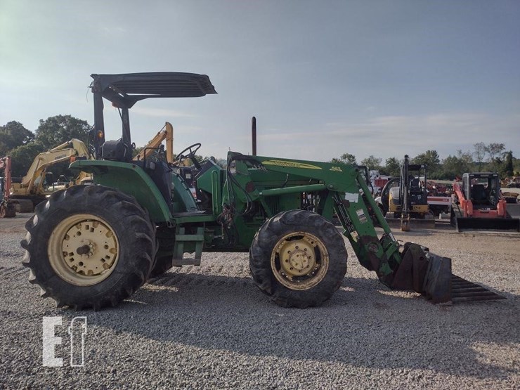 john-deere-6210-image-3
