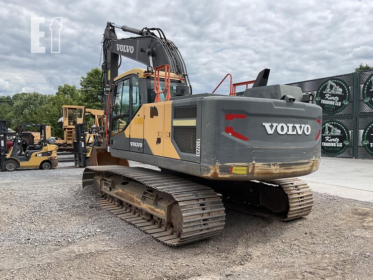 2016-volvo-ec220el-image-2