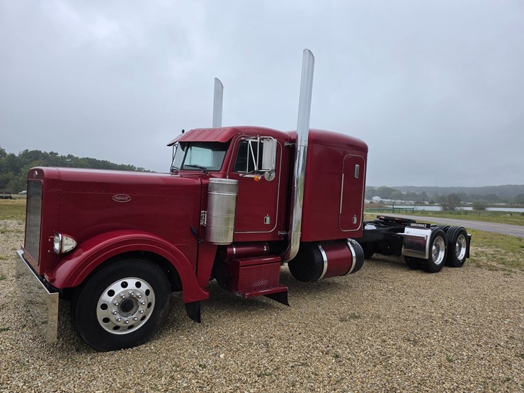 1996-peterbilt-379-image-3