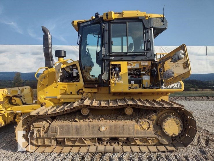 komatsu-d51pxi-24-image-15