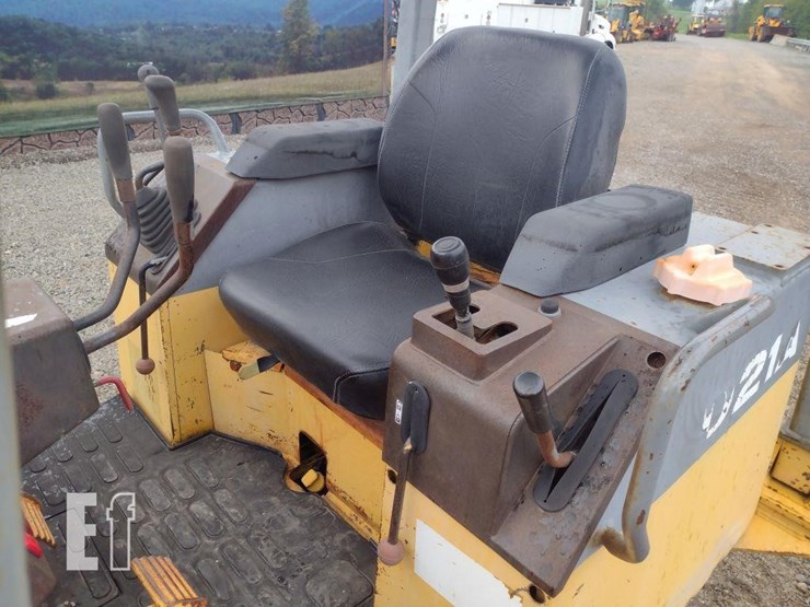 1995-komatsu-d21a-7-image-11