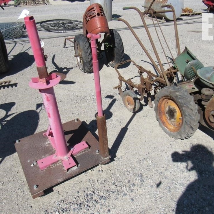 TIRE CHANGER