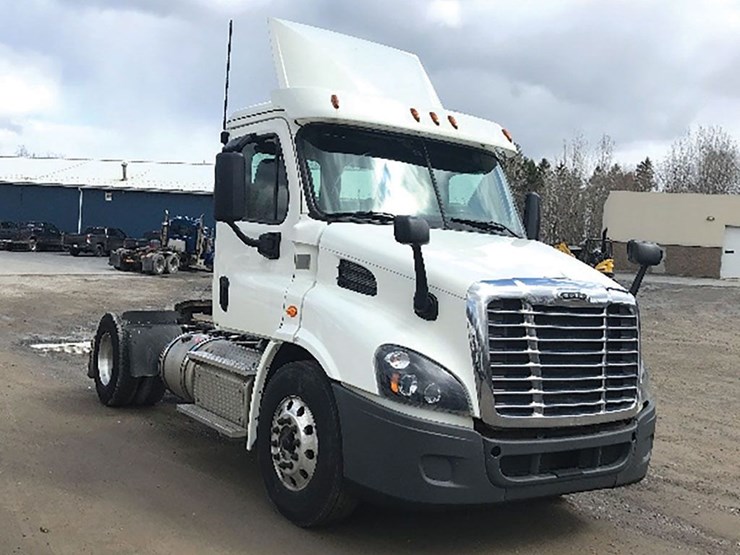 2018-freightliner-cascadia-113-image-1