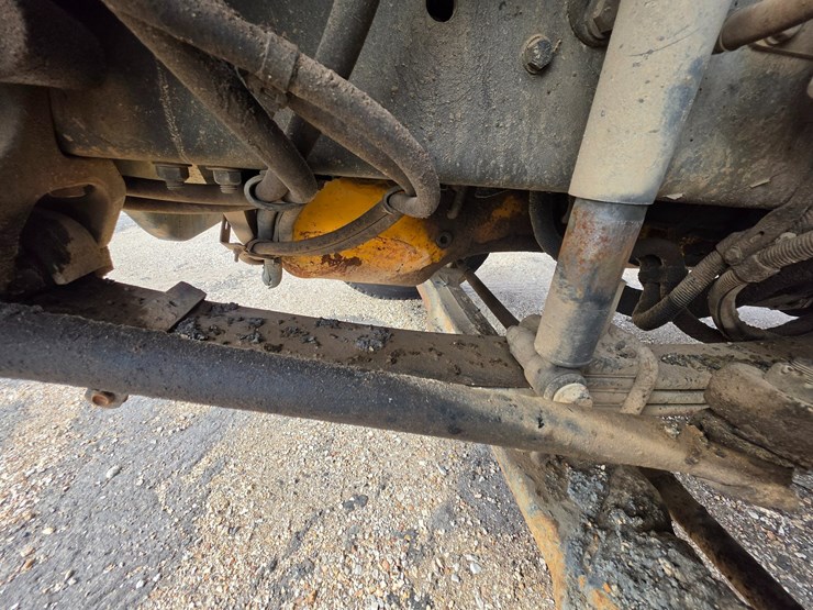 2007-freightliner-m2-106-image-58