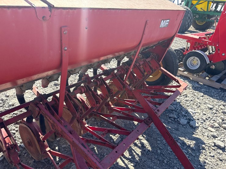 massey-ferguson-33-image-19