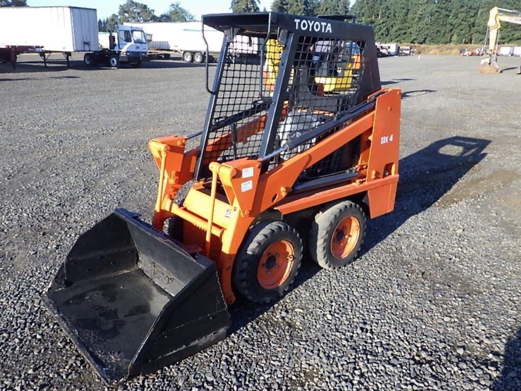 toyota-3sdk-skid-steer-loader-image-1