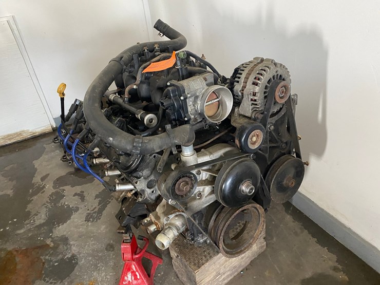 #17465-•-2004-chevy-6.0l-v8-engine-(arpin,-wi)-image-2