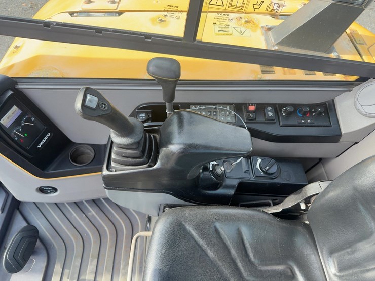 2013-volvo-ecr58d-image-29