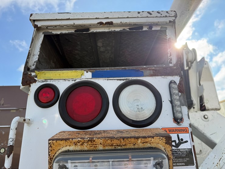 2013-international-durastar-4300-image-30